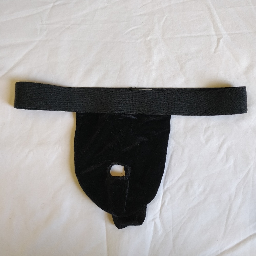 Men's Black Thong Front Pouch Hole